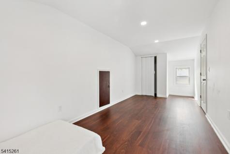 32 Glenville Road Edison NJ 08817