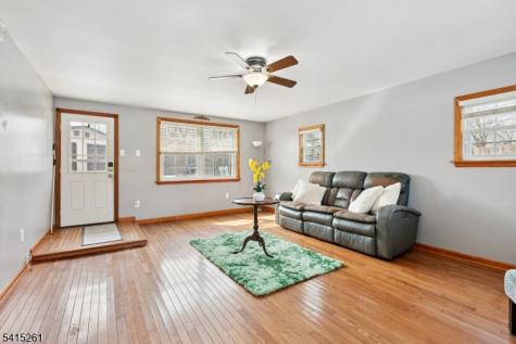 32 Glenville Road Edison NJ 08817