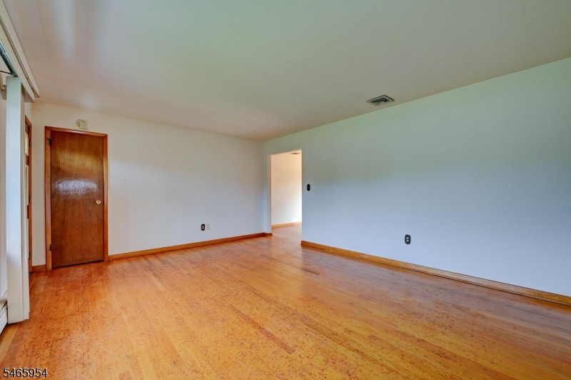 129 Irvington Avenue Franklin NJ 08873