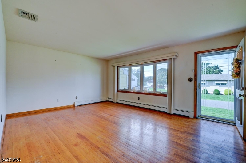 129 Irvington Avenue Franklin NJ 08873