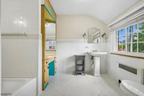 13 Van Velsor Place Newark NJ 07112