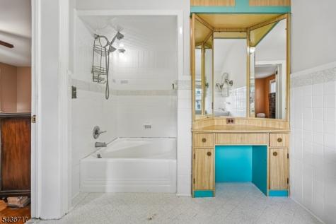 13 Van Velsor Place Newark NJ 07112