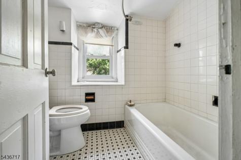 13 Van Velsor Place Newark NJ 07112