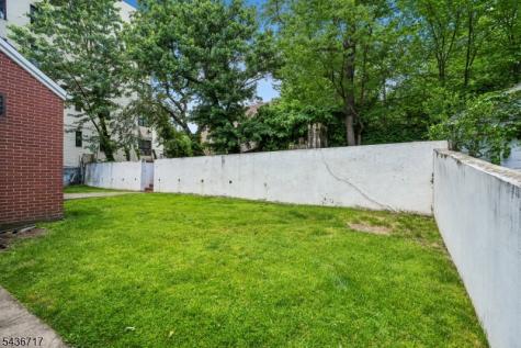 13 Van Velsor Place Newark NJ 07112