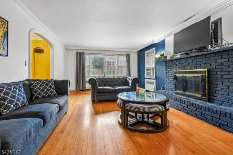 13 Van Velsor Place Newark NJ 07112