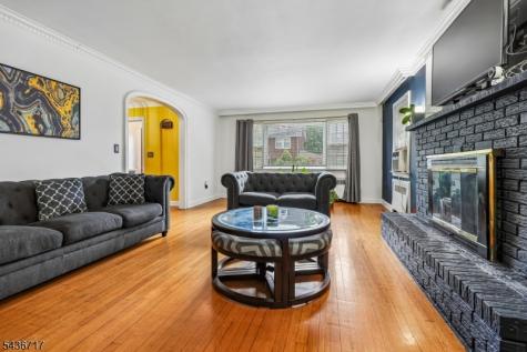 13 Van Velsor Place Newark NJ 07112