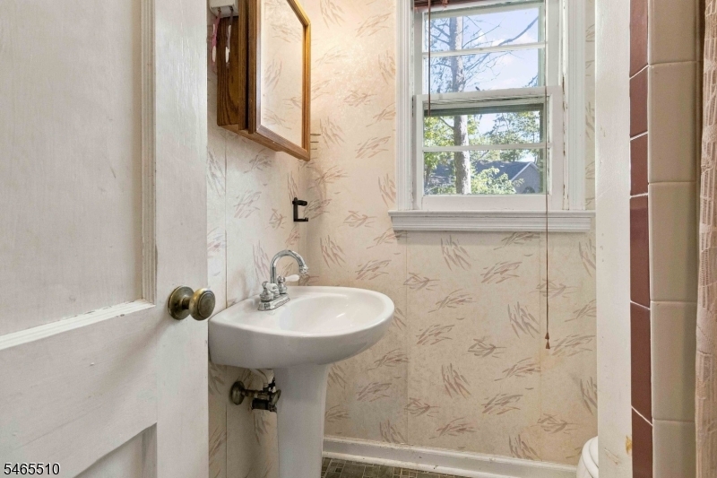 12 Knollwood Place Hopatcong NJ 07821