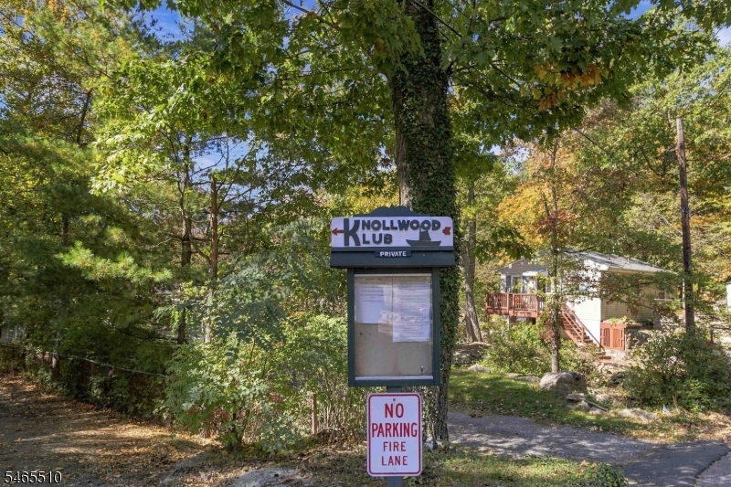 12 Knollwood Place Hopatcong NJ 07821