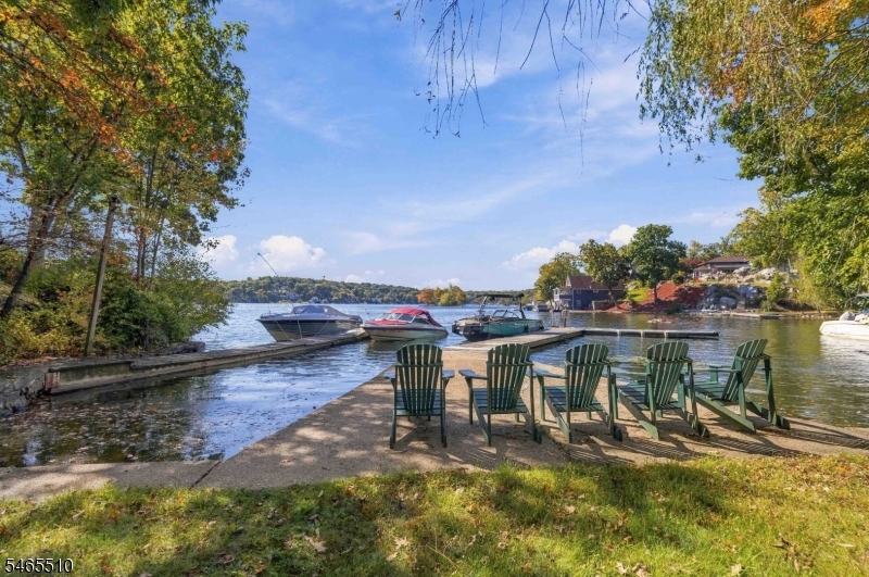 12 Knollwood Place Hopatcong NJ 07821