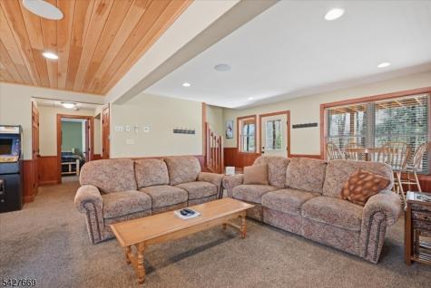 12 Lupine Pennsylvania NJ 18624