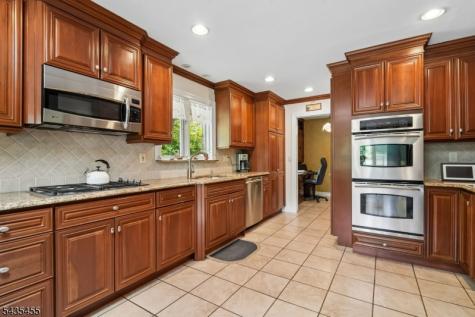 107 Arverne Road West Orange NJ 07052
