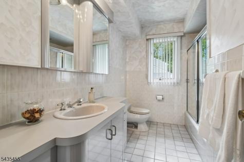 107 Arverne Road West Orange NJ 07052