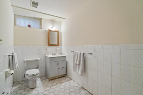107 Arverne Road West Orange NJ 07052