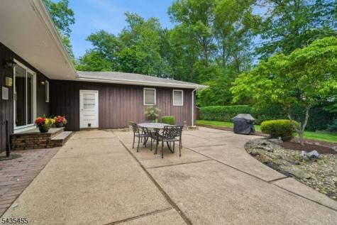 107 Arverne Road West Orange NJ 07052