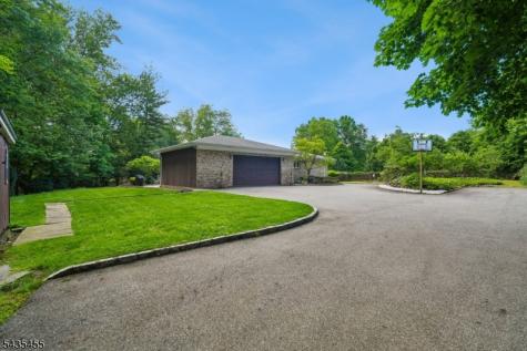 107 Arverne Road West Orange NJ 07052