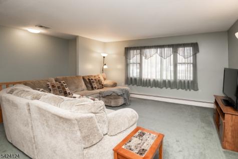 4 Broadway Hopatcong NJ 07843
