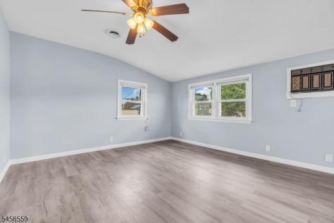 34 N 15th Avenue Manville NJ 08835