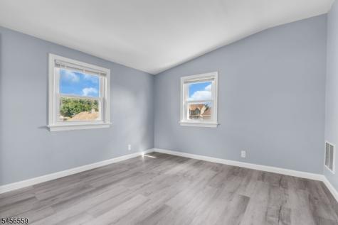 34 N 15th Avenue Manville NJ 08835