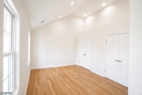 946 50 Park Avenue Elizabeth NJ 07208