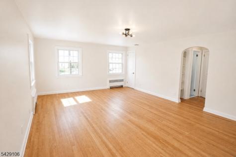 946 50 Park Avenue Elizabeth NJ 07208