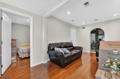 30 Paul Street Woodbridge NJ 08863