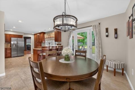 18 Randi Way Ewing NJ 08560