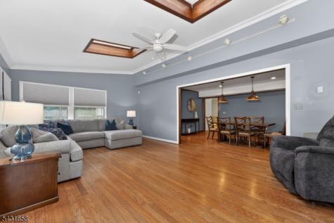 18 Randi Way Ewing NJ 08560