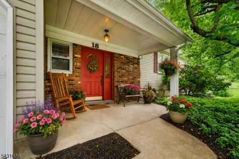 18 Randi Way Ewing NJ 08560
