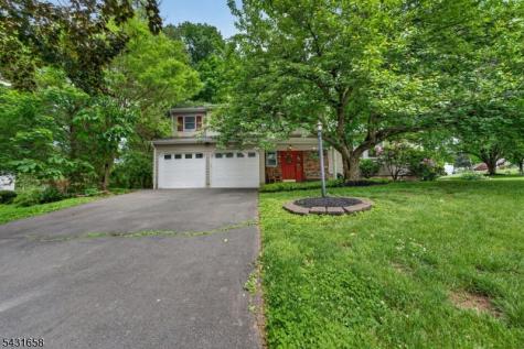 18 Randi Way Ewing NJ 08560