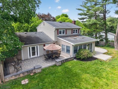 18 Randi Way Ewing NJ 08560