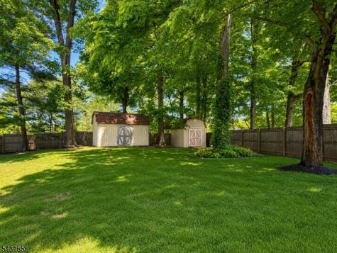 18 Randi Way Ewing NJ 08560