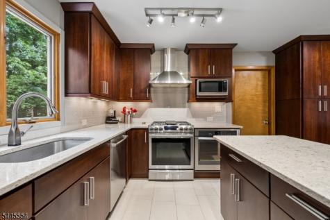 15 Sweetwood Drive Randolph NJ 07869