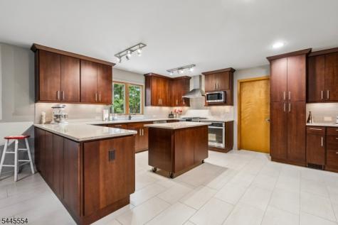 15 Sweetwood Drive Randolph NJ 07869