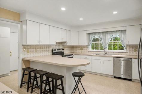 9 Dogwood Drive Clinton NJ 08801