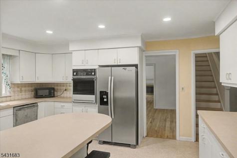 9 Dogwood Drive Clinton NJ 08801