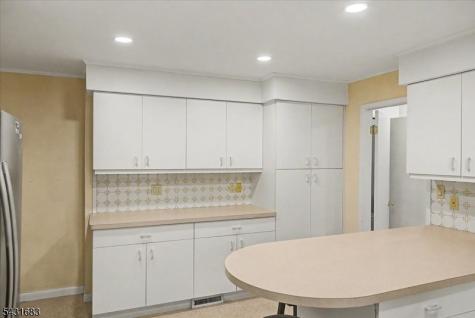 9 Dogwood Drive Clinton NJ 08801