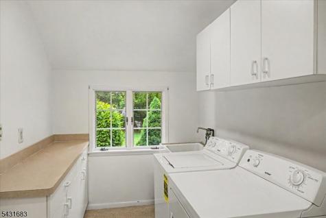 9 Dogwood Drive Clinton NJ 08801