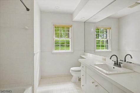 9 Dogwood Drive Clinton NJ 08801