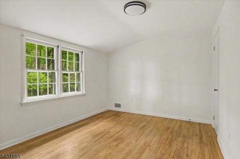 9 Dogwood Drive Clinton NJ 08801