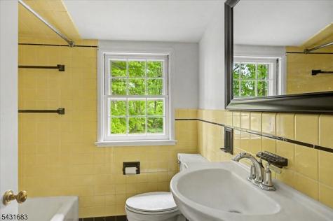 9 Dogwood Drive Clinton NJ 08801