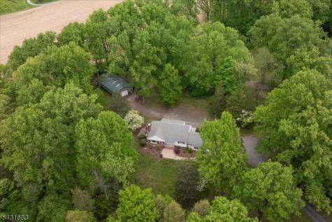 9 Dogwood Drive Clinton NJ 08801
