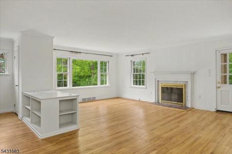 9 Dogwood Drive Clinton NJ 08801