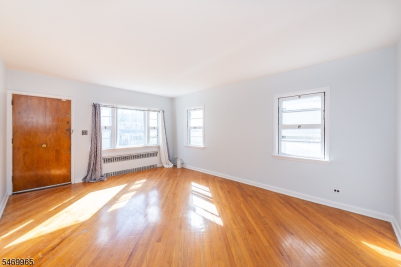 303 Eastern Parkway Newark NJ 07106