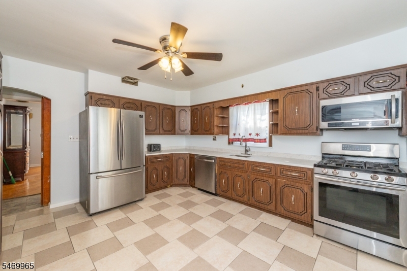 303 Eastern Parkway Newark NJ 07106