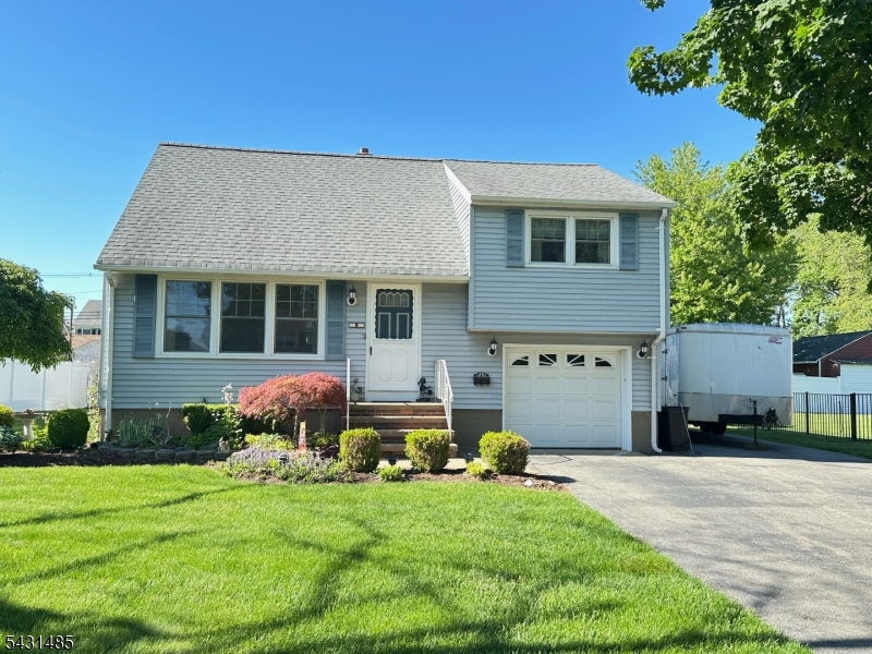 8 Duncan Avenue Pequannock NJ 07440