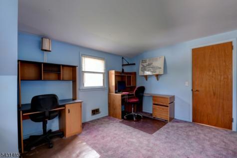 8 Duncan Avenue Pequannock NJ 07440