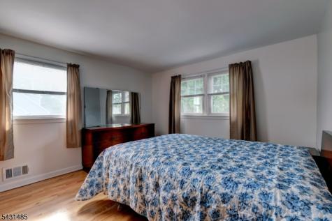 8 Duncan Avenue Pequannock NJ 07440