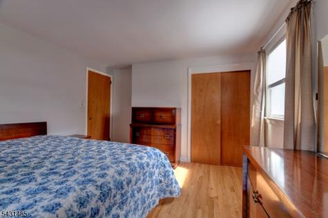 8 Duncan Avenue Pequannock NJ 07440