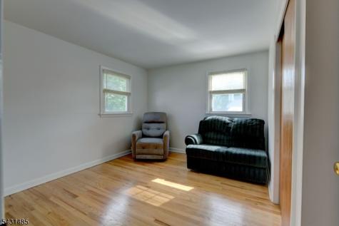 8 Duncan Avenue Pequannock NJ 07440