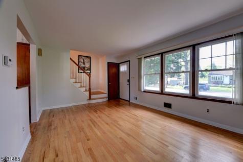 8 Duncan Avenue Pequannock NJ 07440